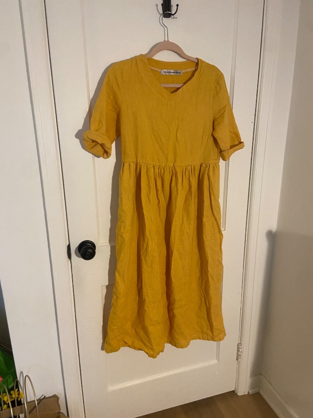 100% Yellow Linen Midi Dress - Relaxed Fit - Picture 2 of 3